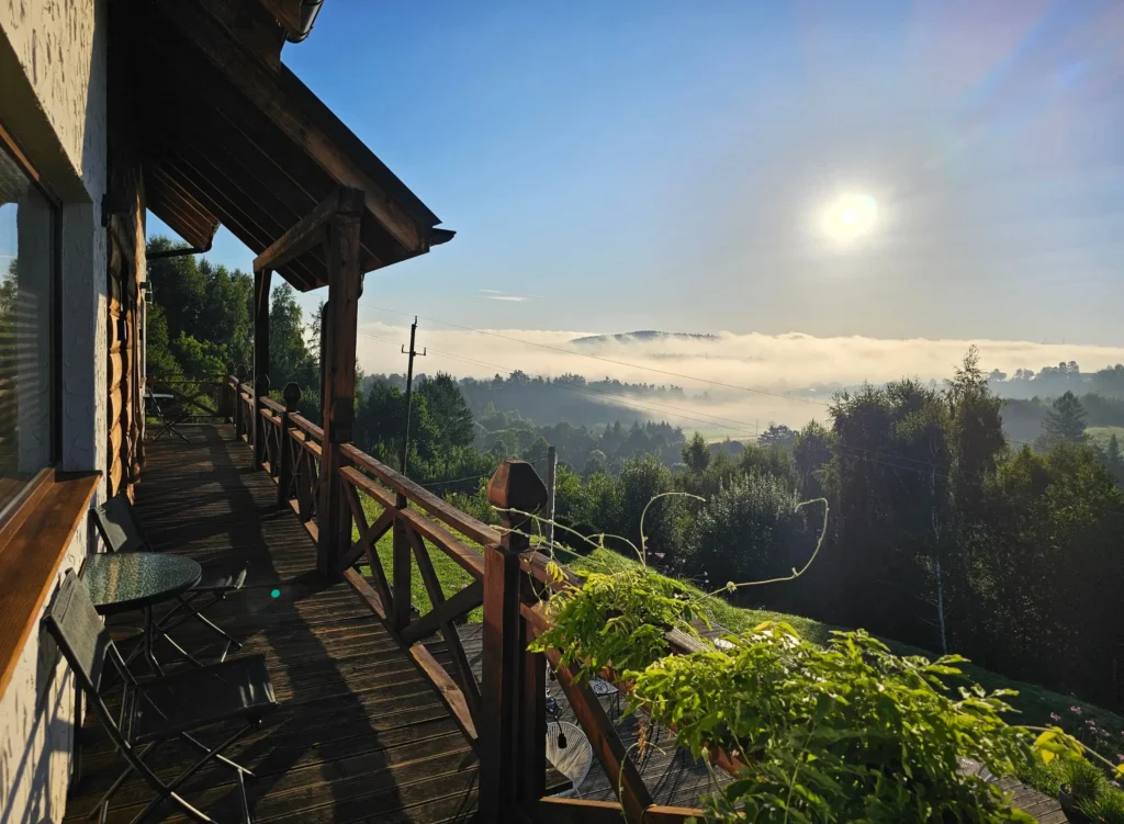 apartamenty nad solina bieszczady widok z tarasu chatawbieszczadzie