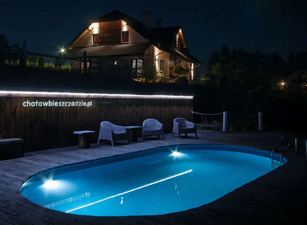 Apartamenty i domki z basenem nad soliną